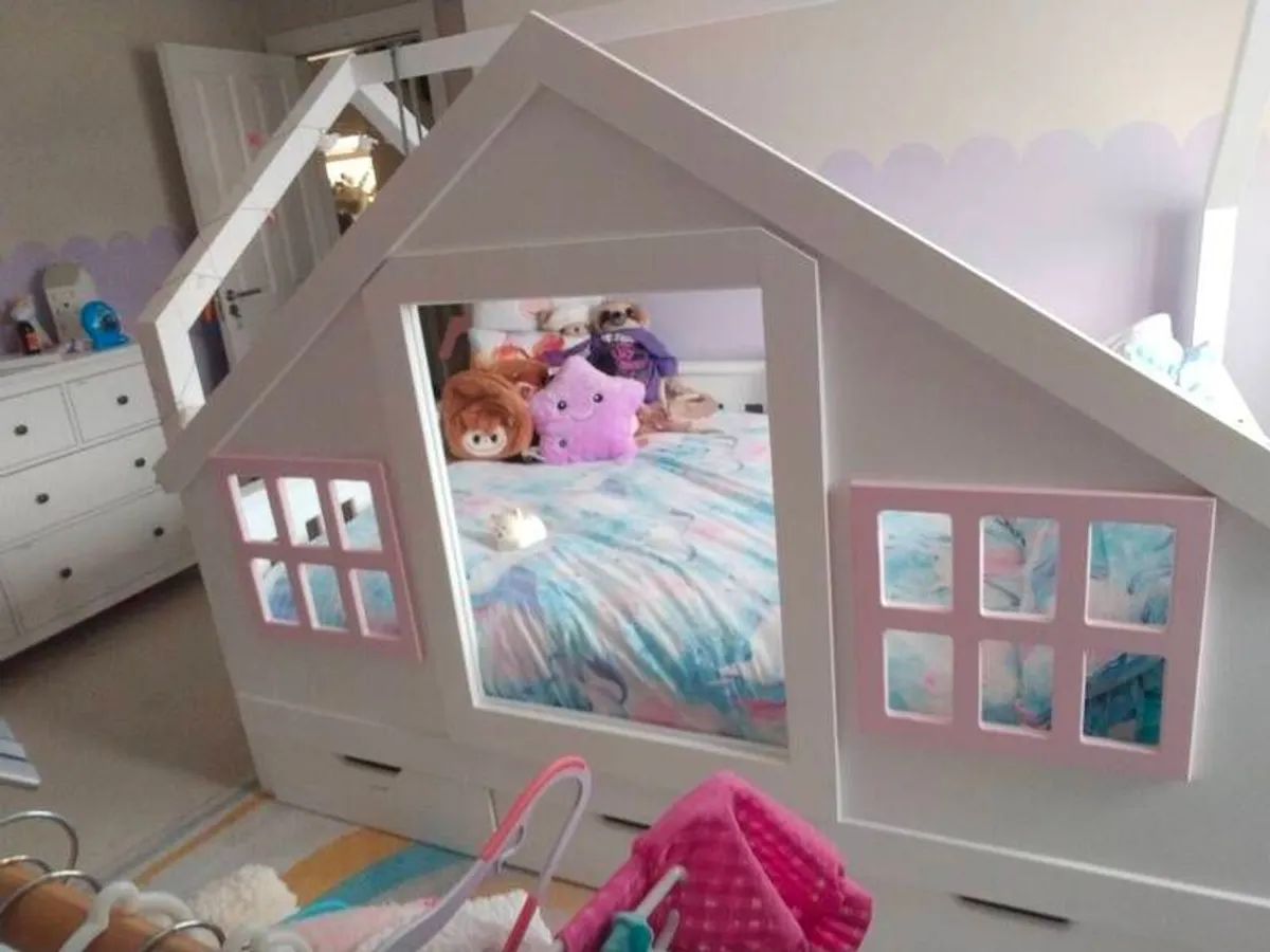 kids bed - Image 1