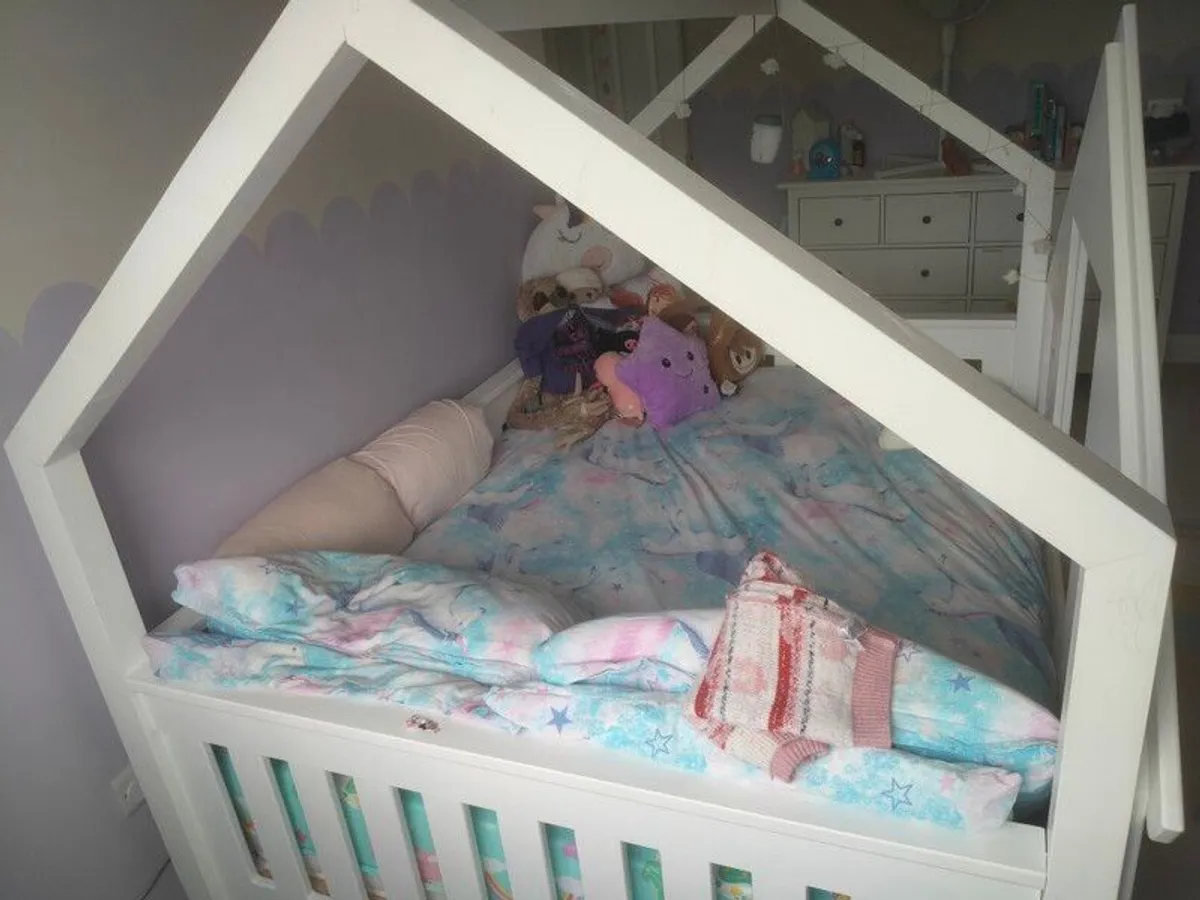 kids bed - Image 2