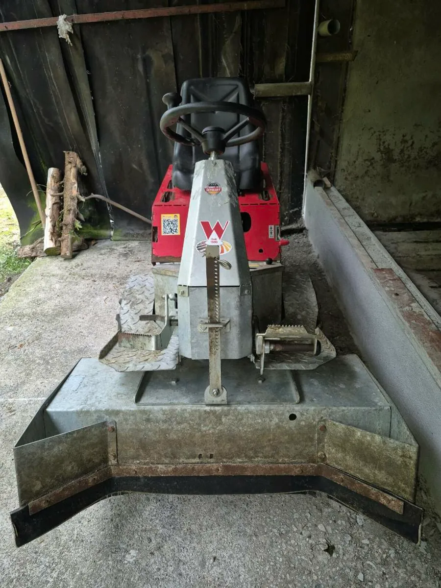 Ride on yard scraper - Image 2