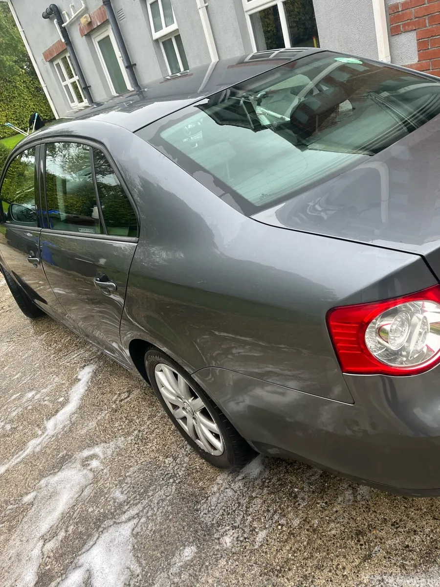 Volkswagen Jetta - Image 3