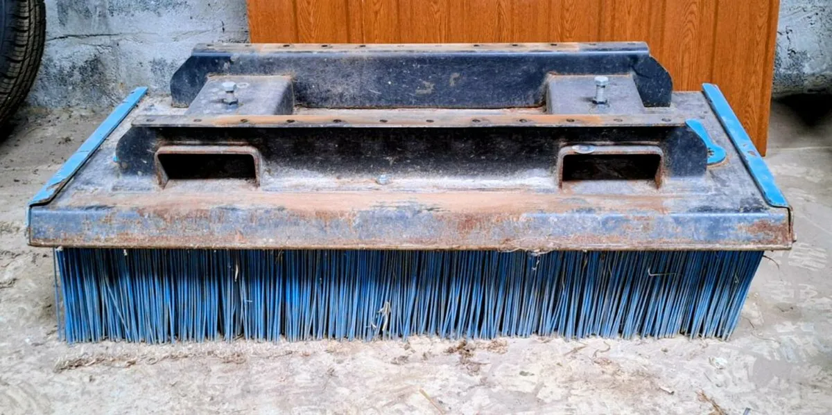 Fork/Yard Brush/Rotator - Image 4