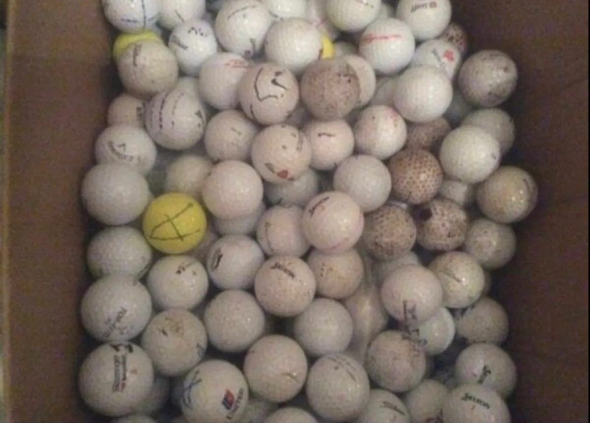 Golf balls (practice grade)