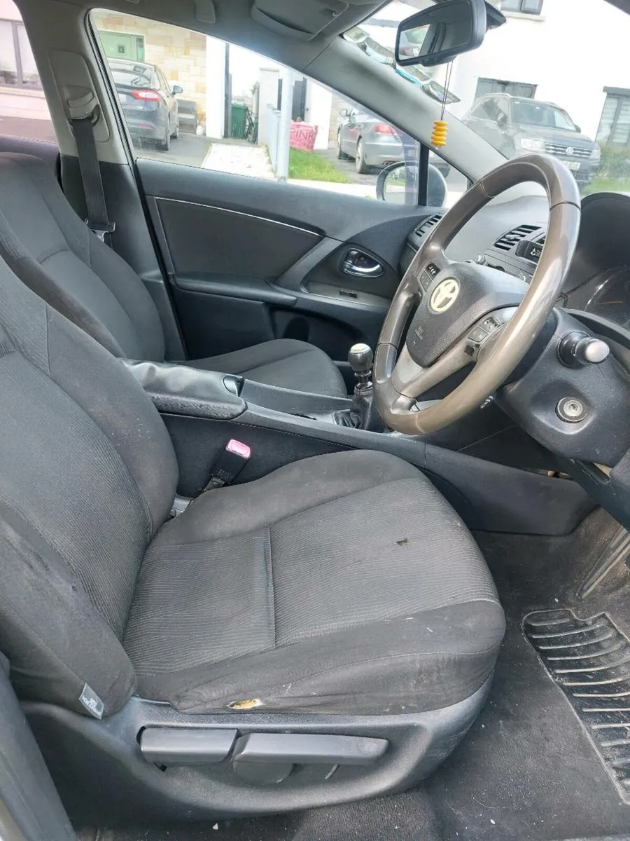 Toyota Avensis - Image 4