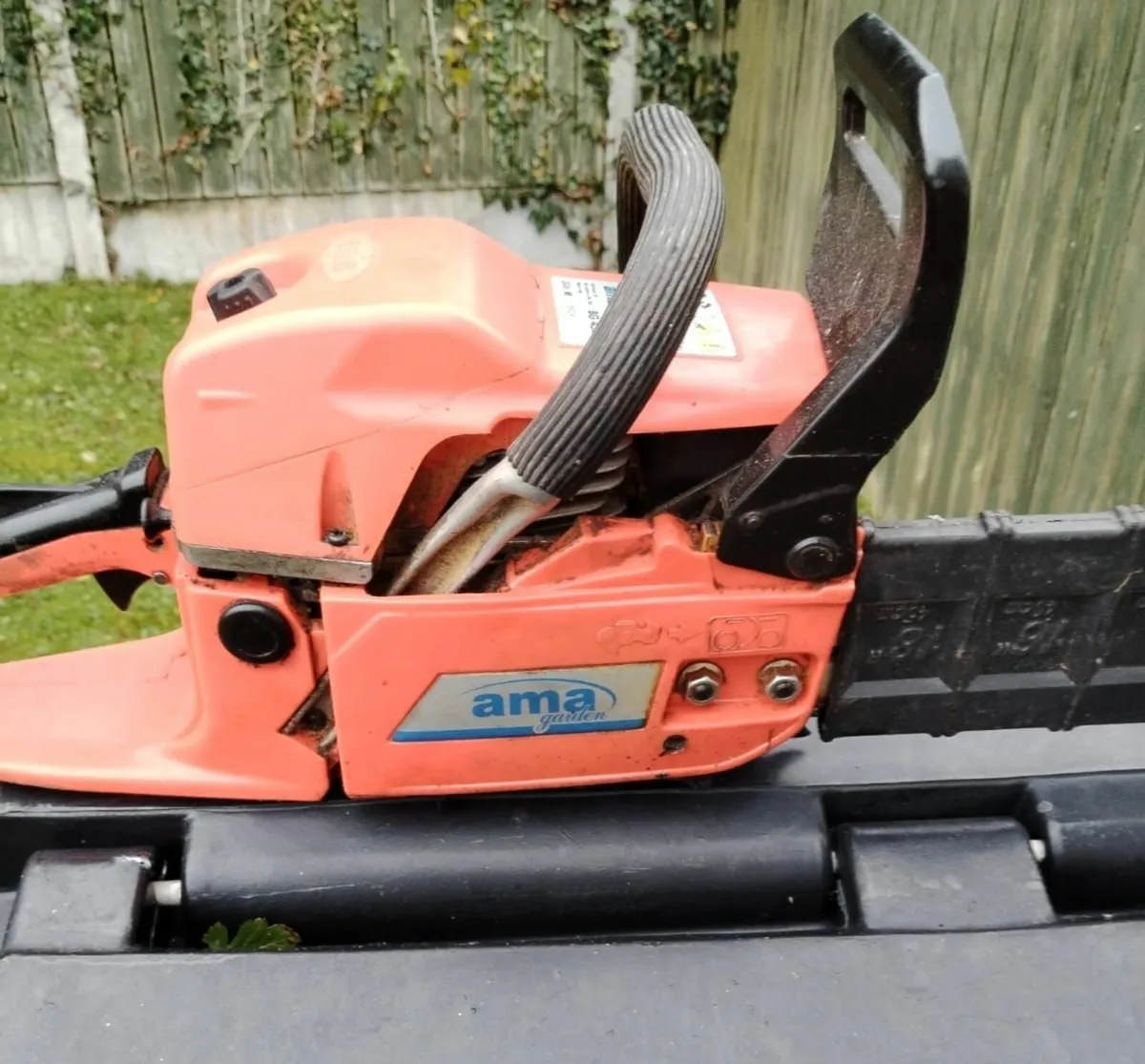 Chain saw - Image 2