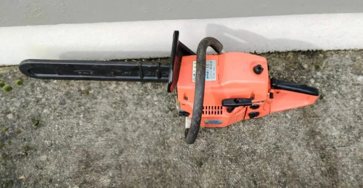 Chain saw - Image 3