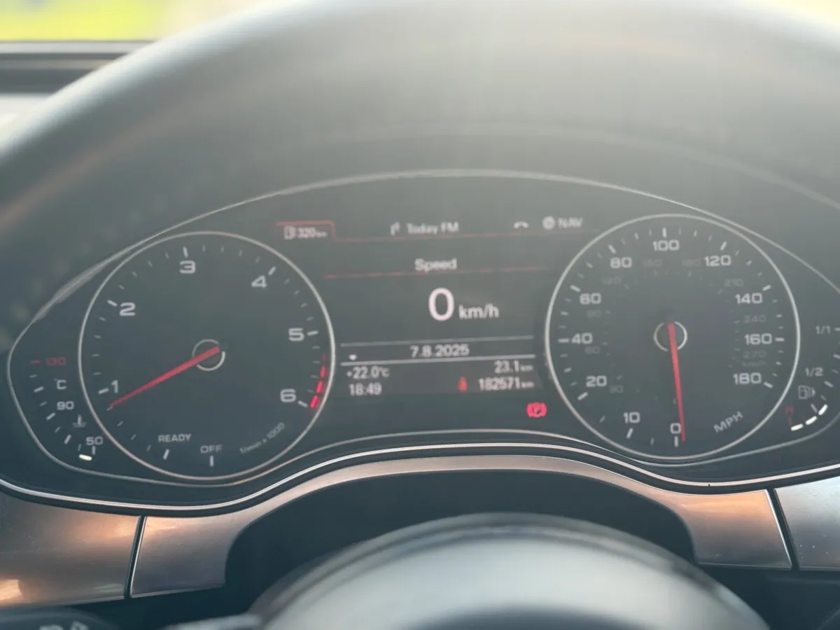 Audi A6 2015 - Image 2