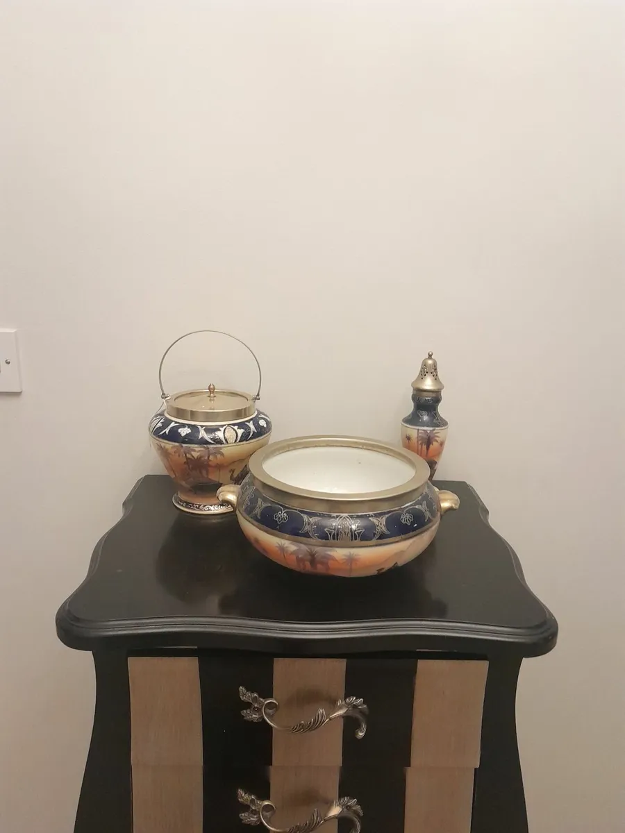 Biscuit Barrel, bowl ,sugar shaker. - Image 1