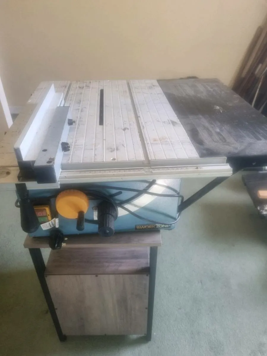 Table saw - Image 1