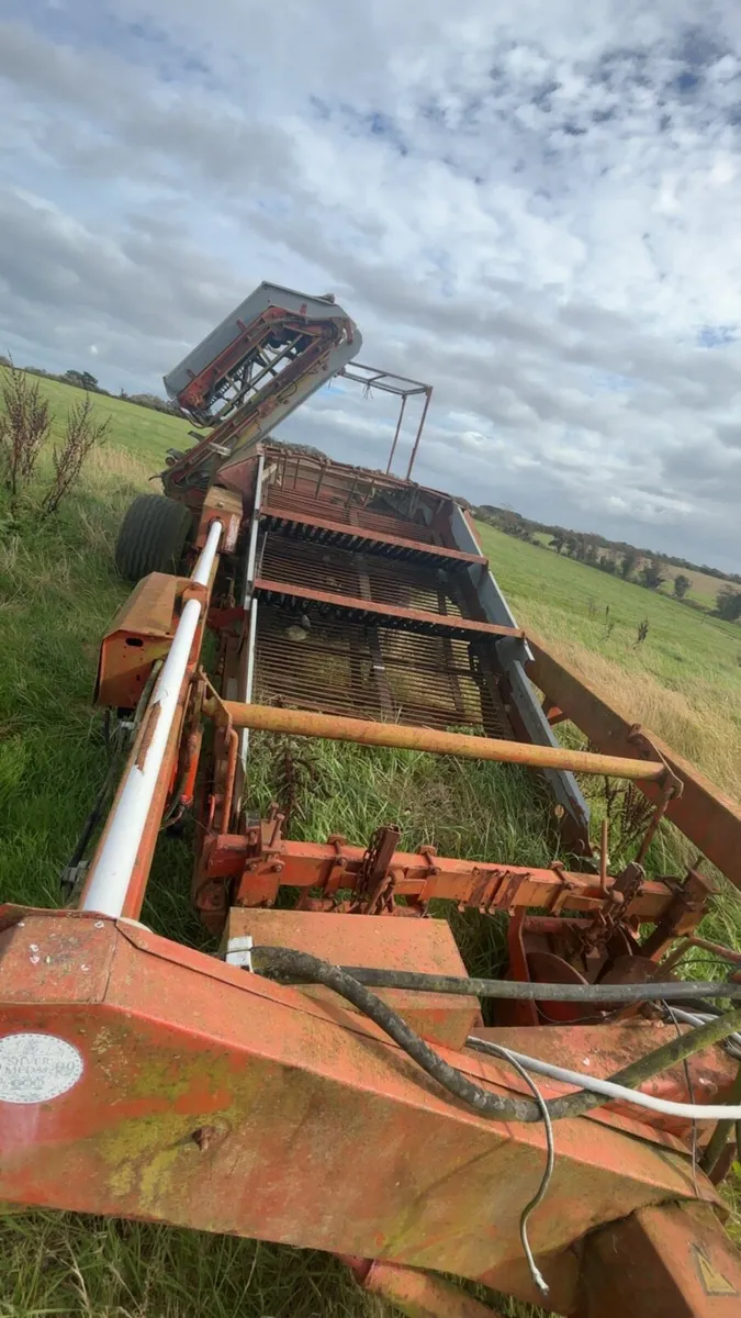 Potato harvester - Image 2