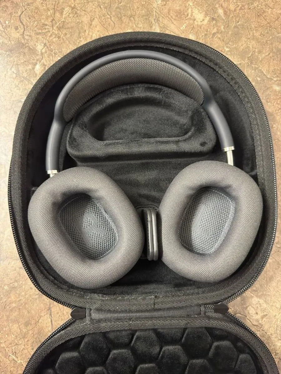 AirPods Max - Pristine Condition - Image 2