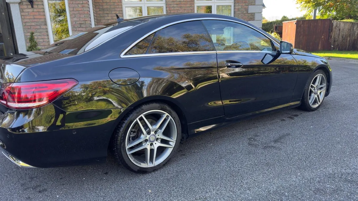 Mercedes Benz E 220 - Image 3