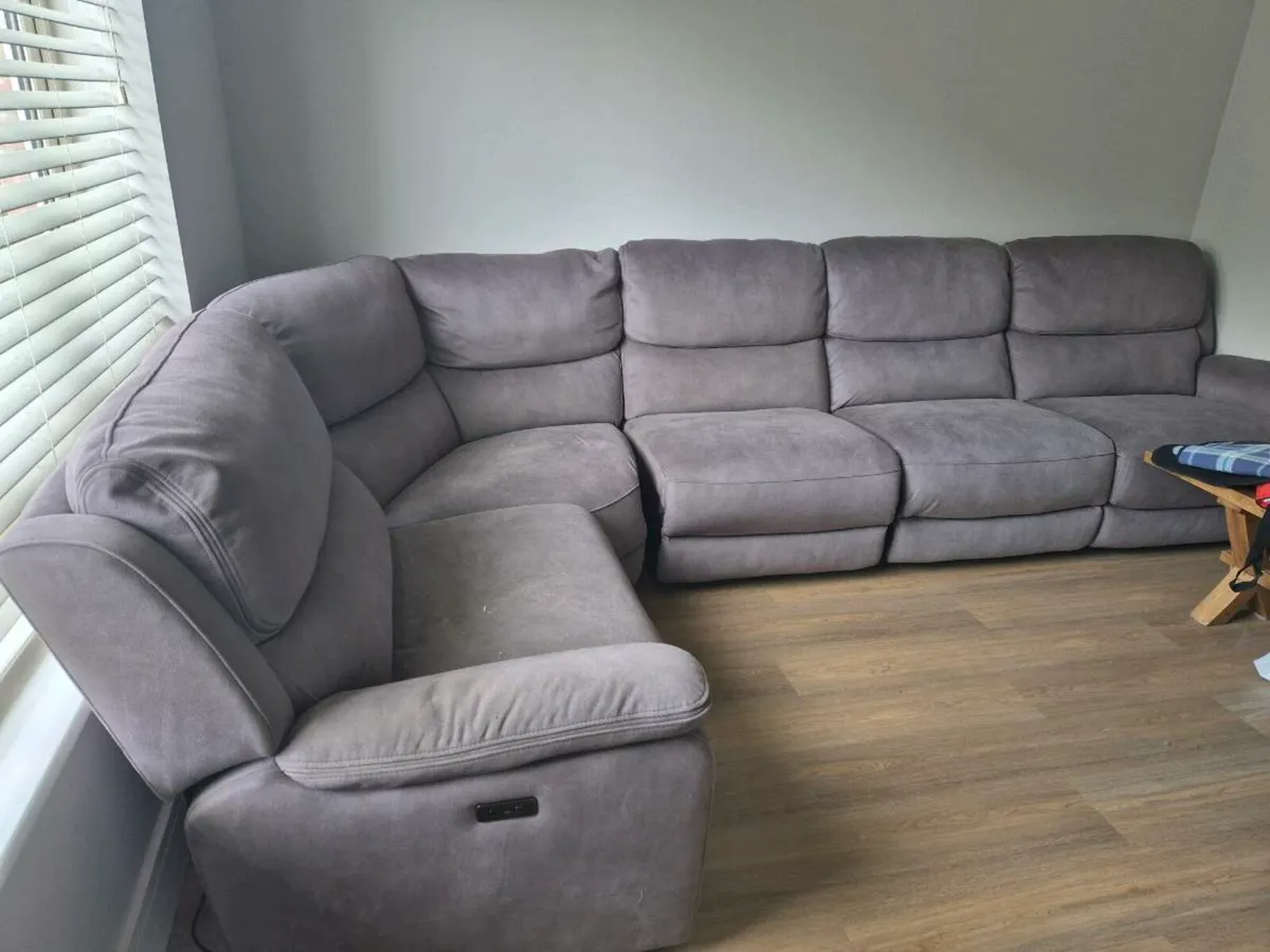 Corner couch - Image 2