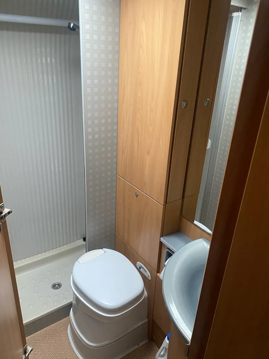 Burstner Delfin Motorhome - Image 4