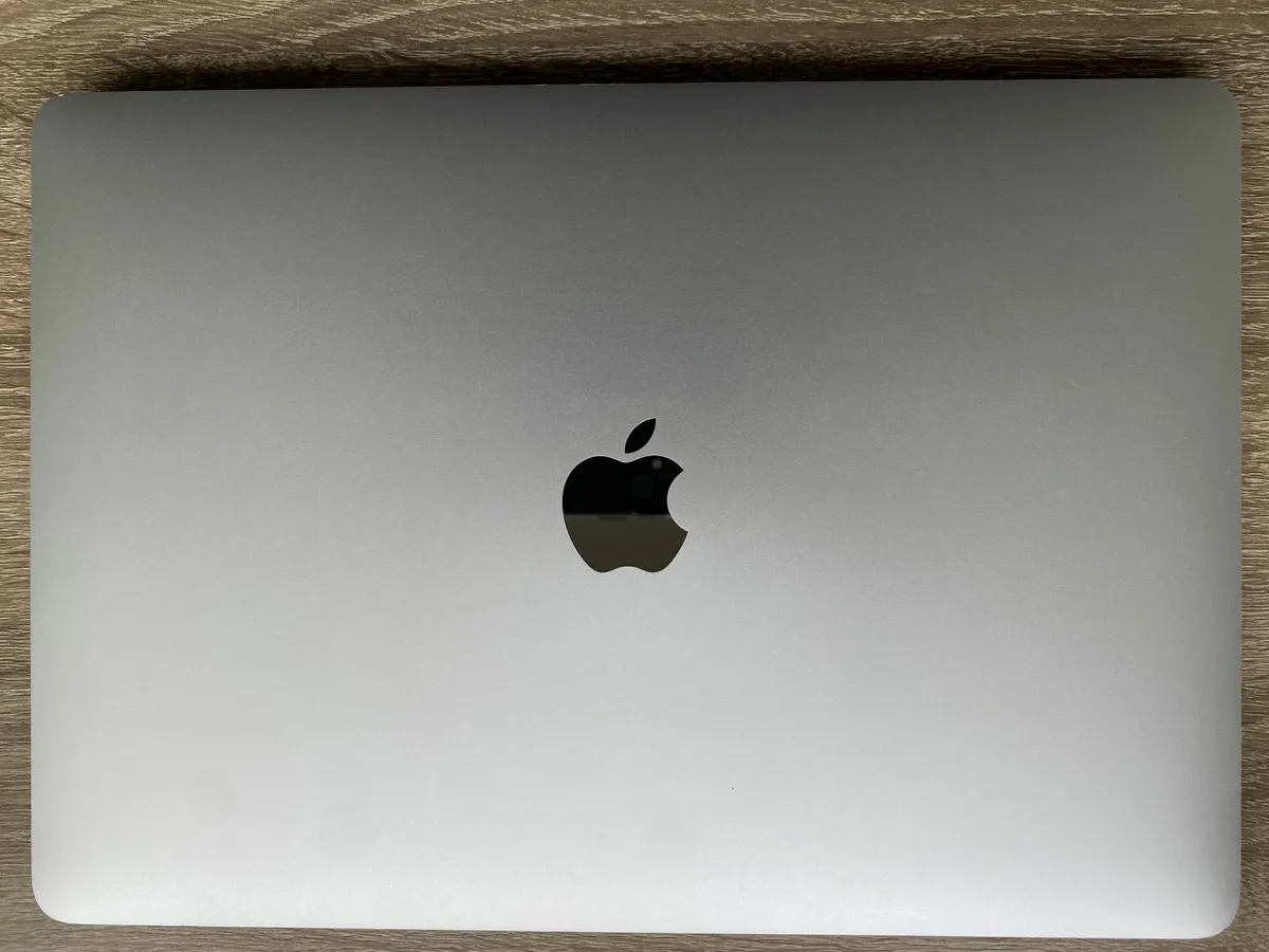 Apple MacBook Pro 13inch 2020 i5 | 512GB | 16GB - Image 2