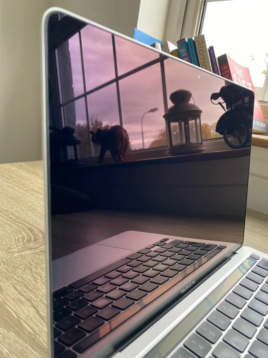 Apple MacBook Pro 13inch 2020 i5 | 512GB | 16GB - Image 3