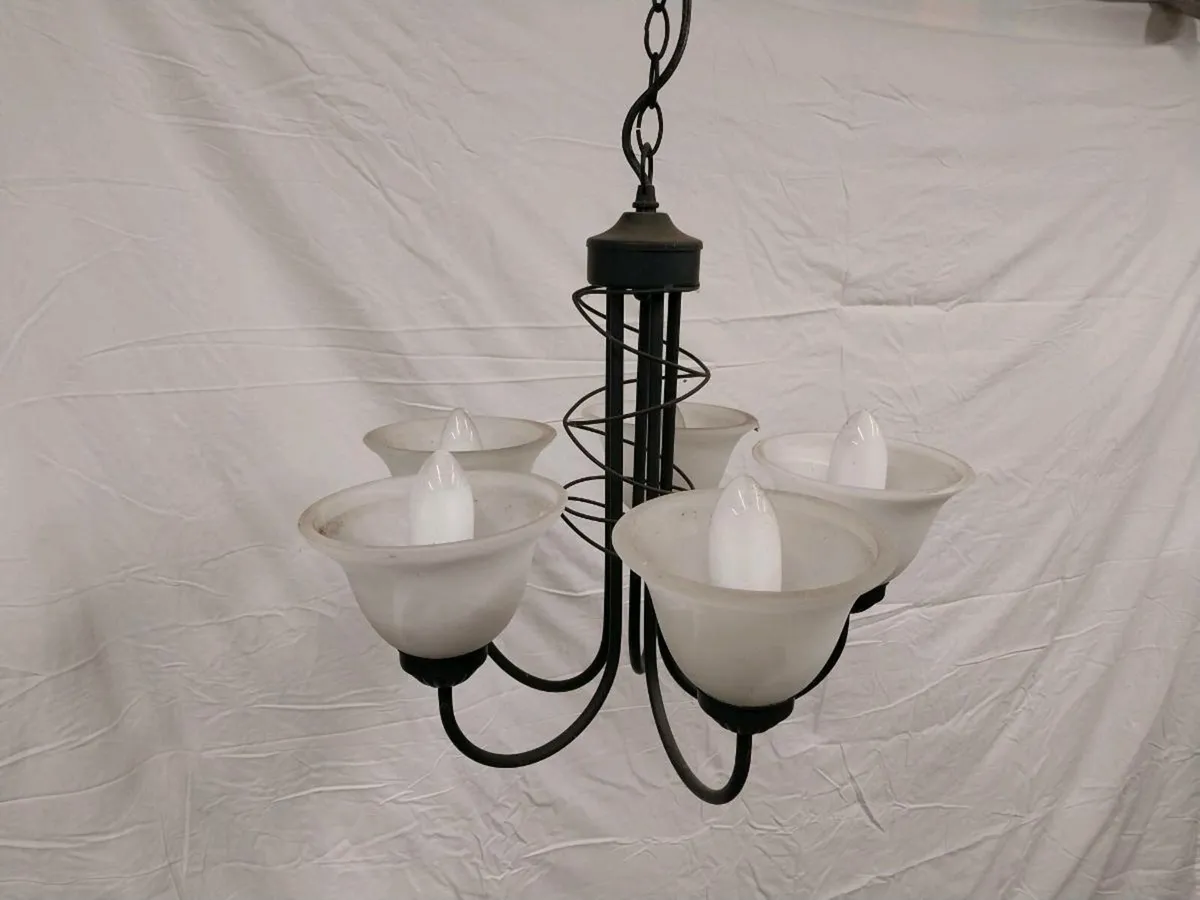 5 lamp chandelier - Image 1