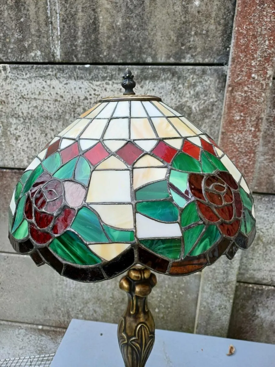 Vintage Tiffany Table Lamp - Image 3