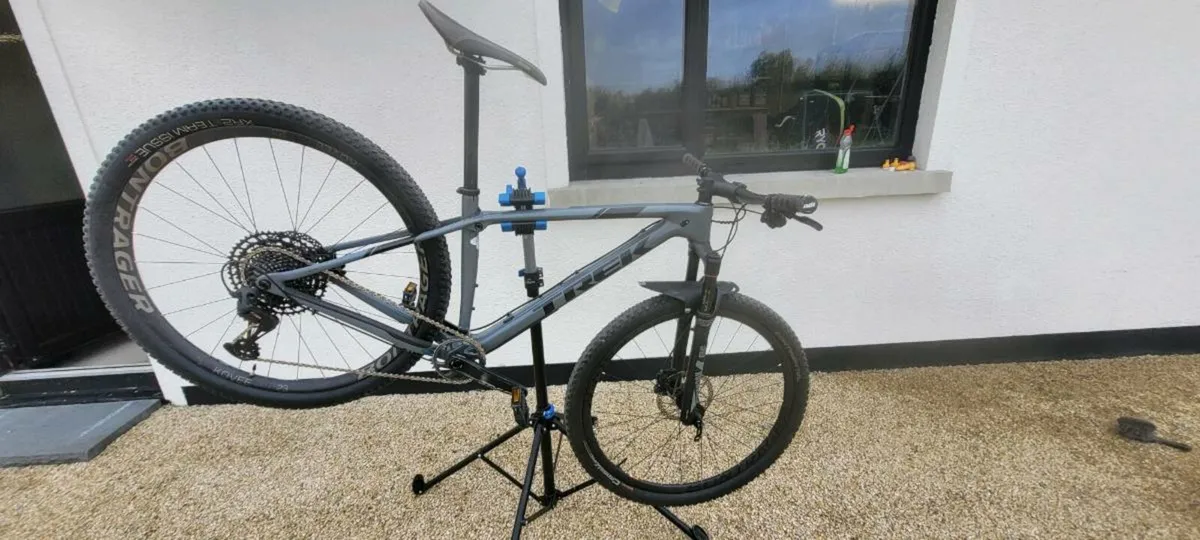 Trek Procaliber 9.7 Carbon Mountain Bike - Image 1