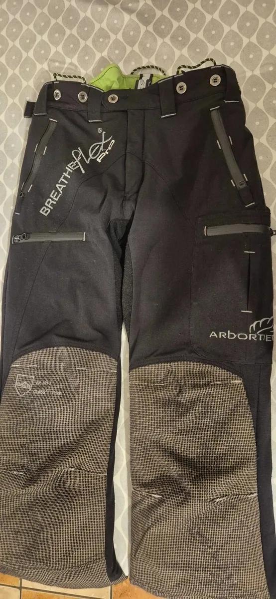 Chainsaw trousers/boots (Arbortec/Arbpro) - Image 1
