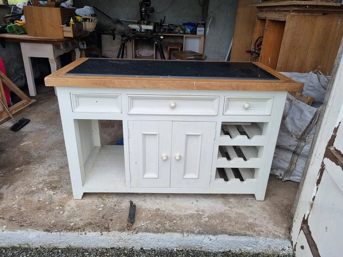Kitchen Island - Image 1