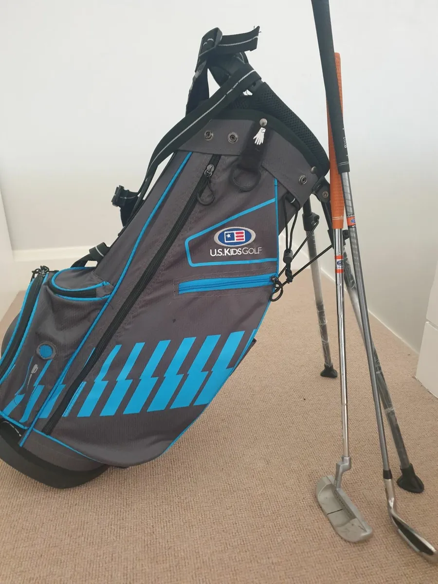 Junior Golf Bag with Wedge and Putter - Image 1