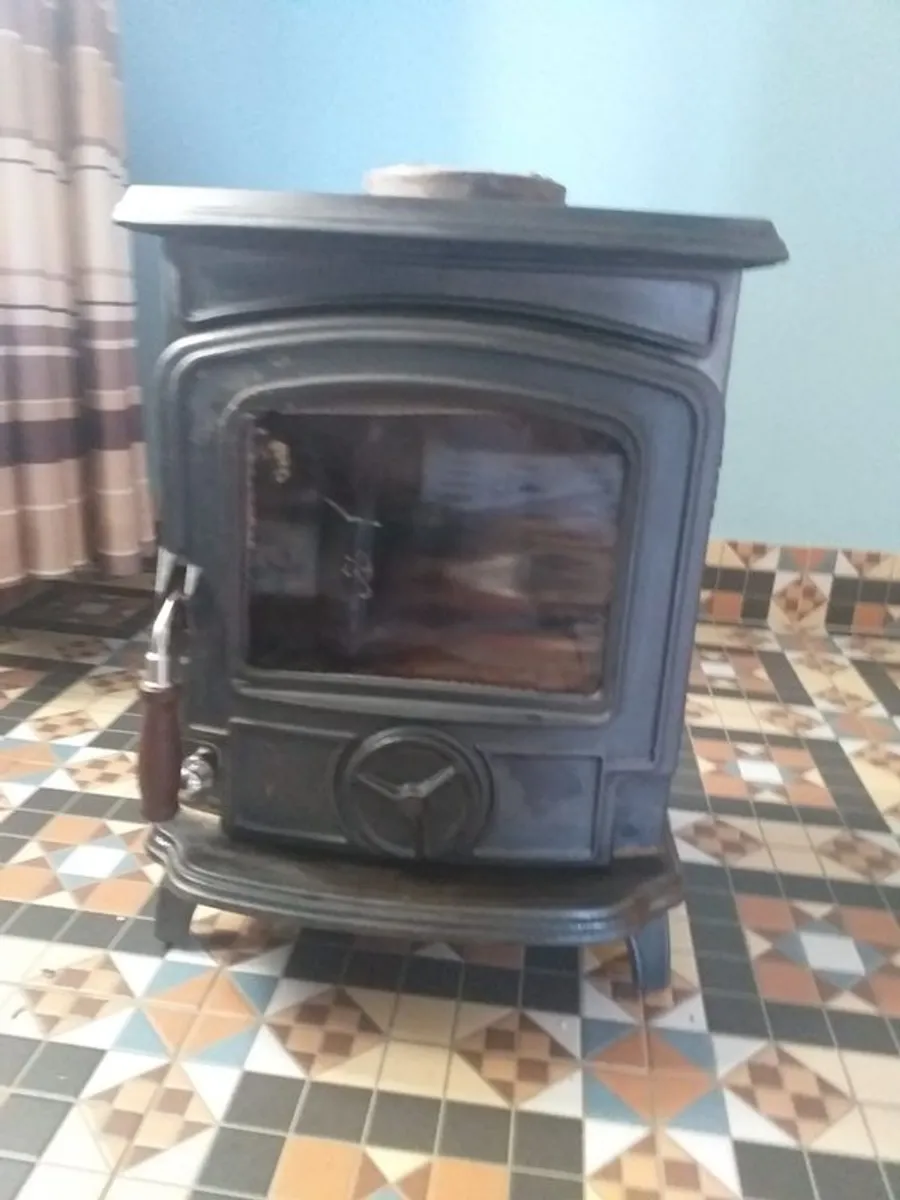 Stanley Stove - Image 1