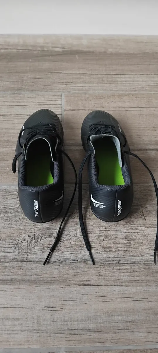 Football boots - Image 2