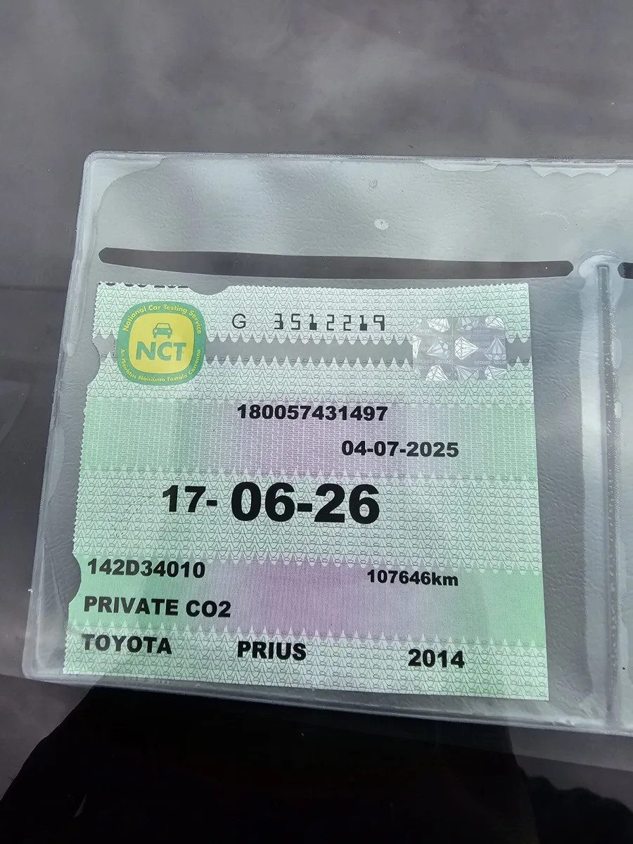 Toyota Prius 2014 Automatic Hybrid - Image 2