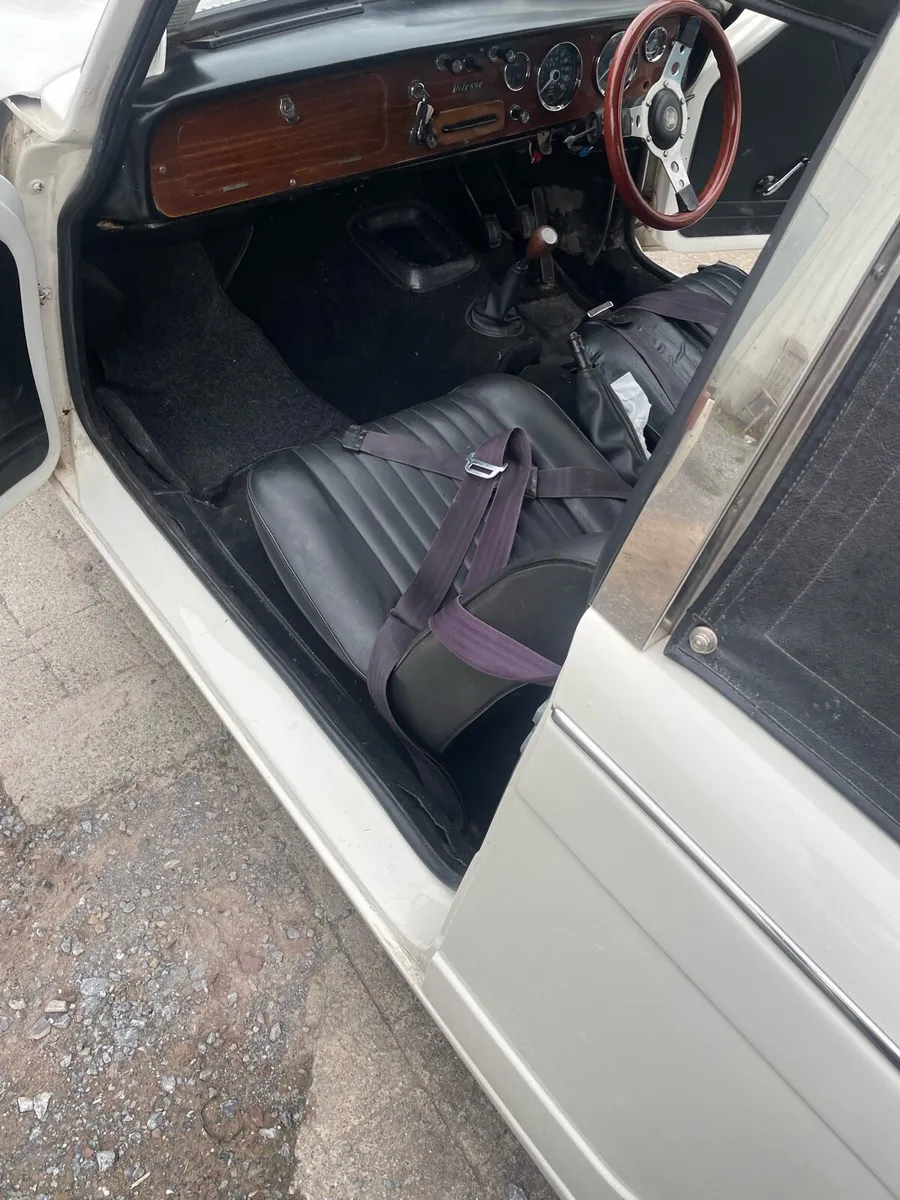 Vintage Car - Image 2