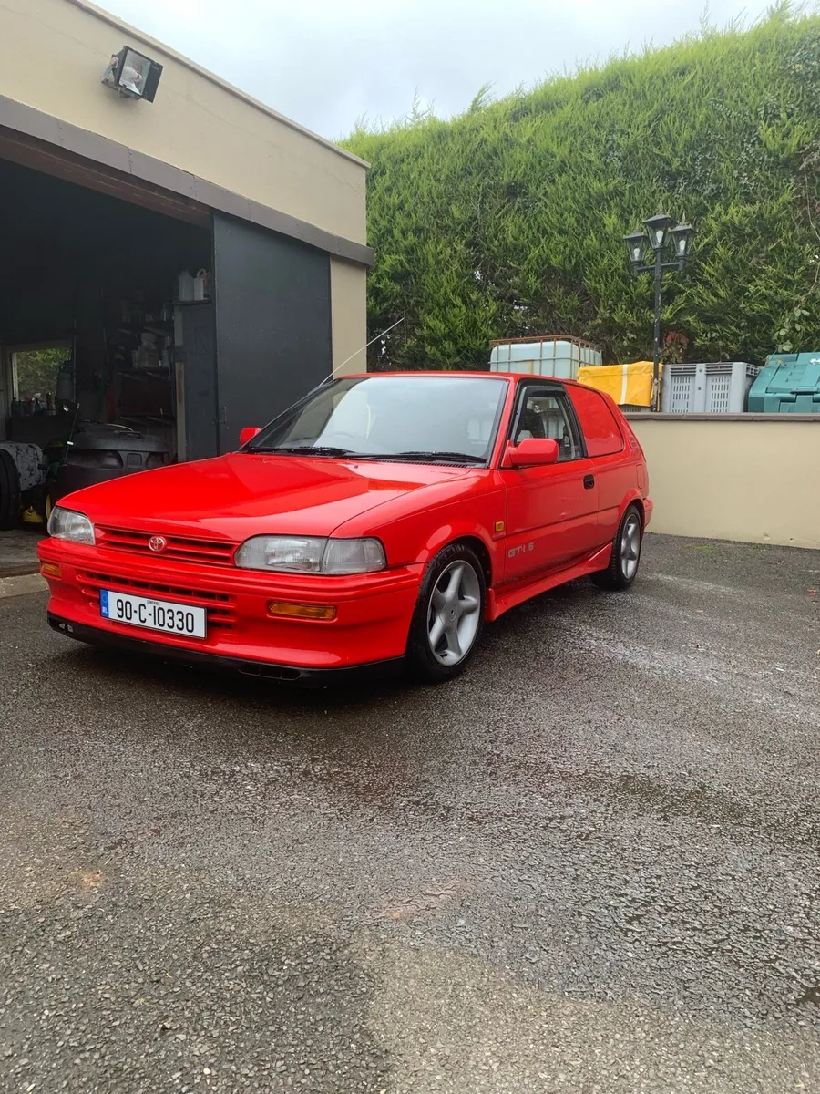 Toyota Corolla - Image 2