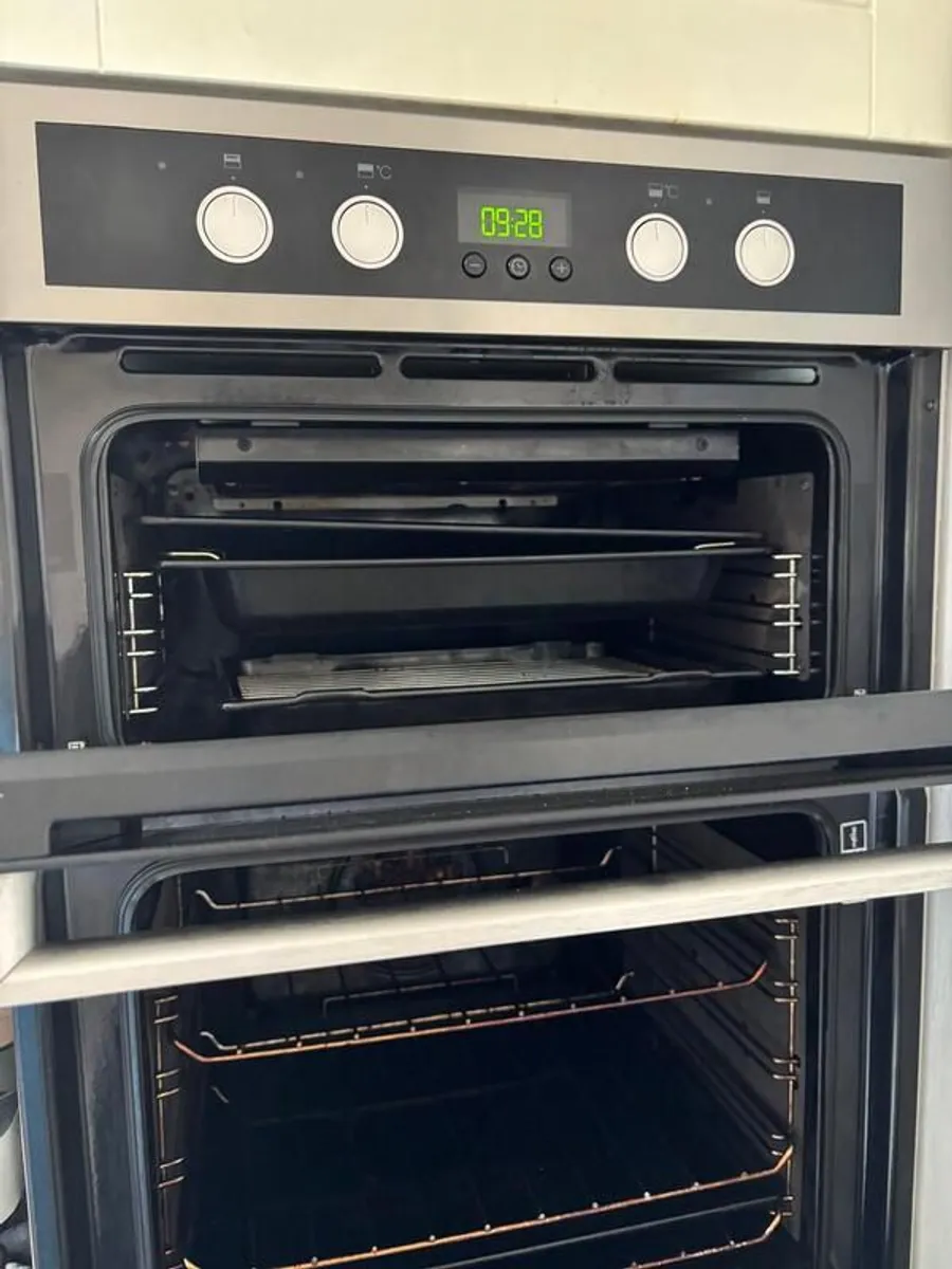 Whirlpool Double Oven - Image 3