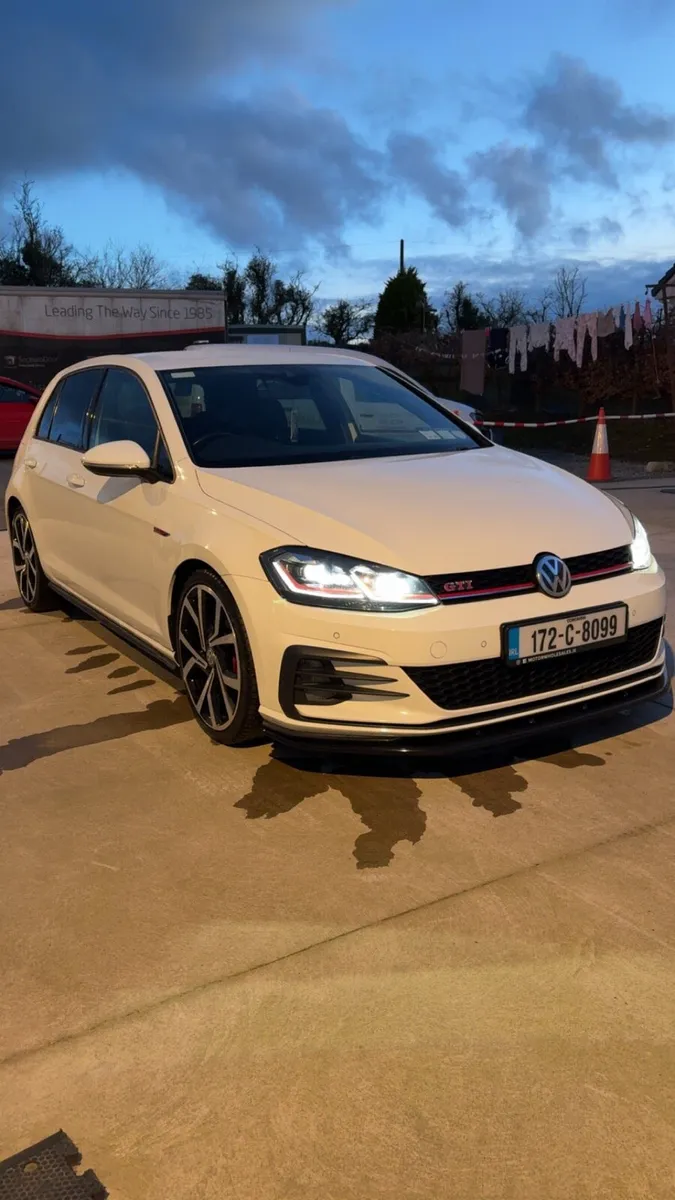 Volkswagen Golf GTI 2.0 tsi 245hp DSG - Image 2