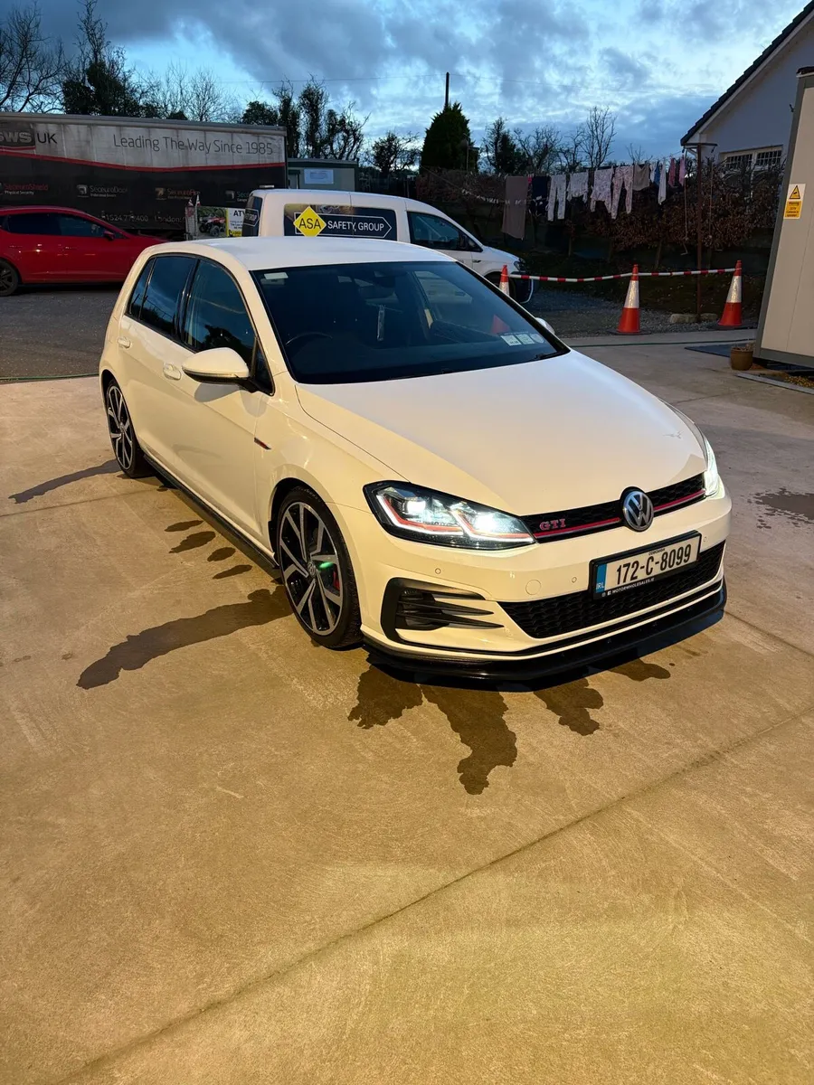 Volkswagen Golf GTI 2.0 tsi 245hp DSG - Image 4