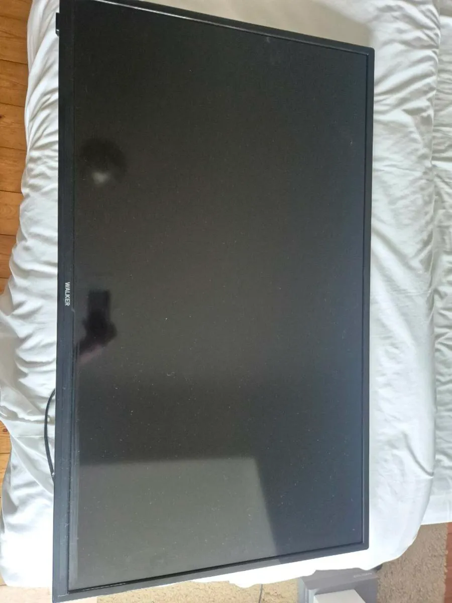 Walker 40 inch tv - Image 1