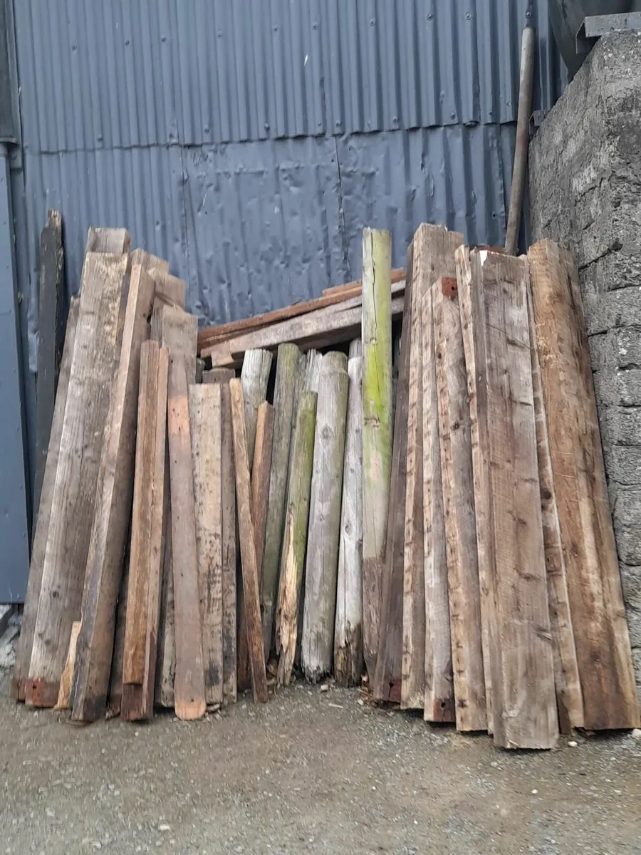 Free used stakes and roof timber