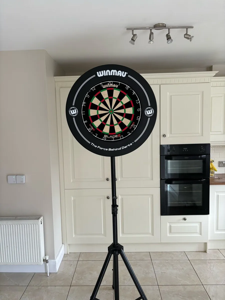 Dartboard Stand - Image 1