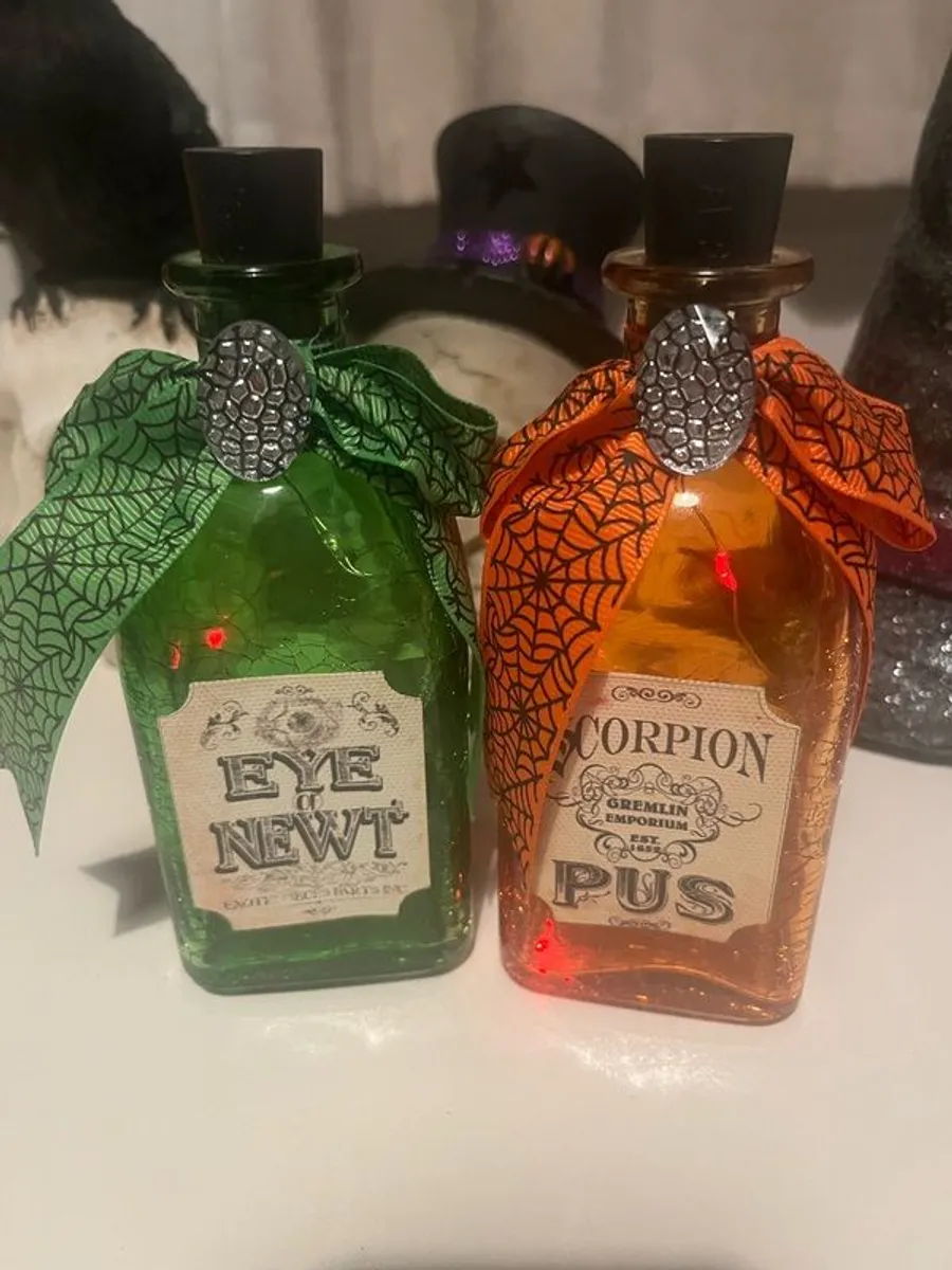 Halloween Decorations Bundle - Image 4