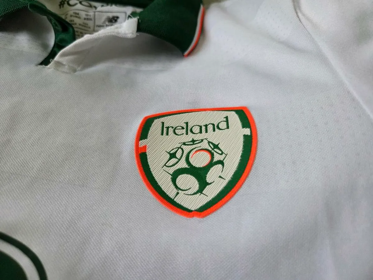 Ireland Football Away Jersey 2017 2018 Irish Shirt - Image 4