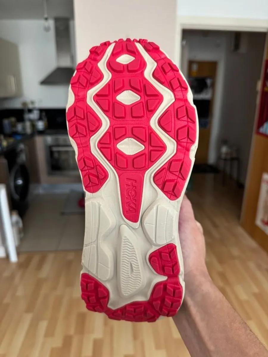 Beautiful and rare unisex Hoka trainers shoes. Gore-Tex ,Size 7 UK - Image 4
