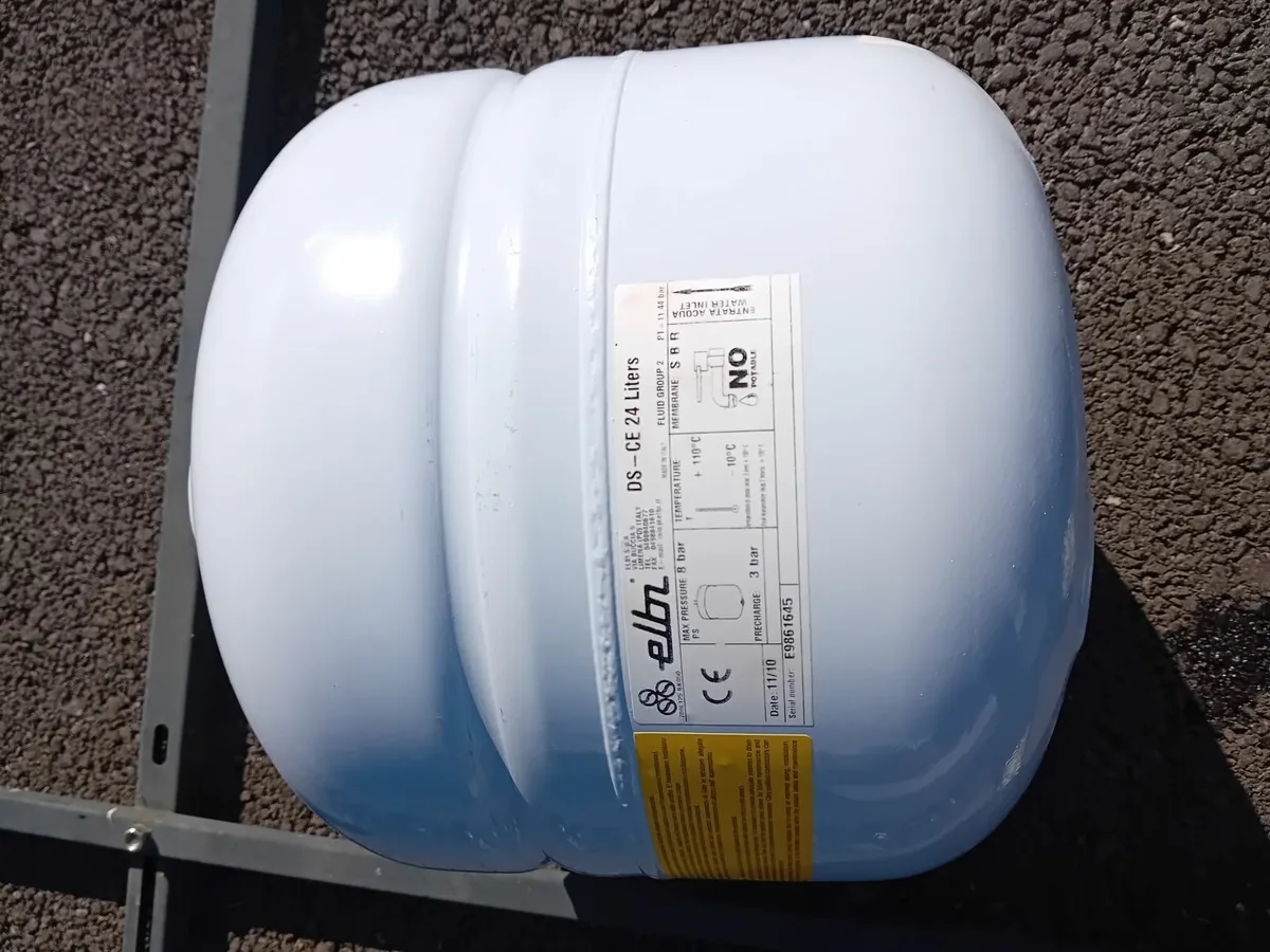 Solar Tube Hot Water System - Image 3