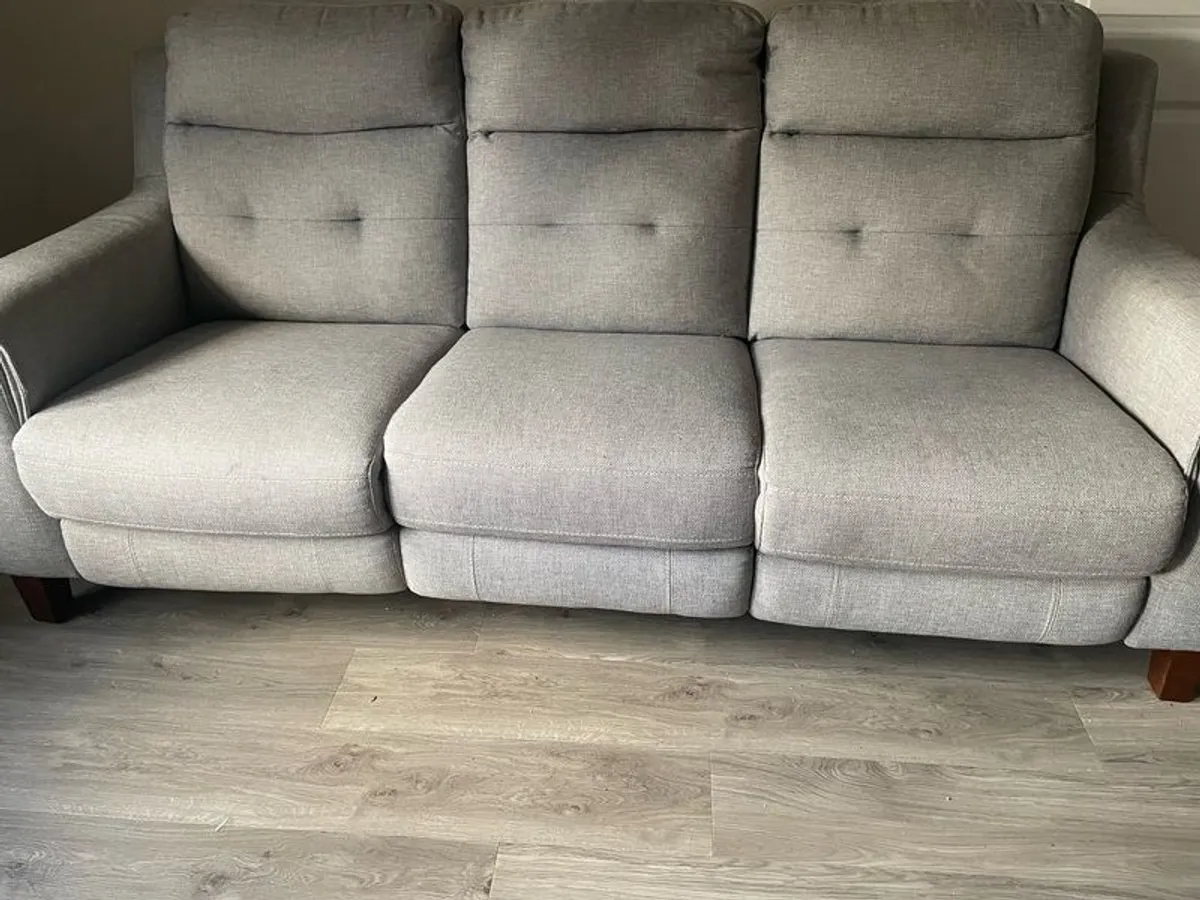 3 seater reclining couch - Image 1