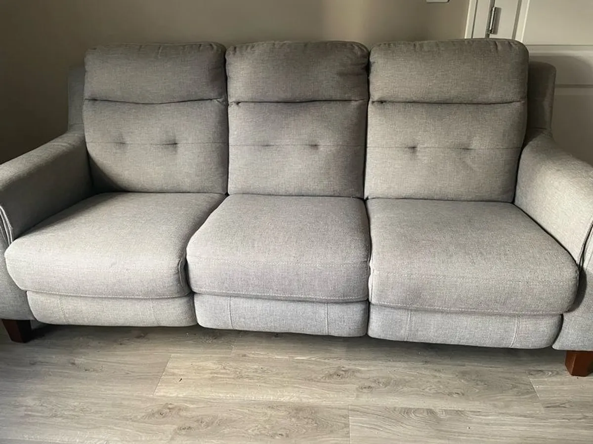 3 seater reclining couch - Image 2