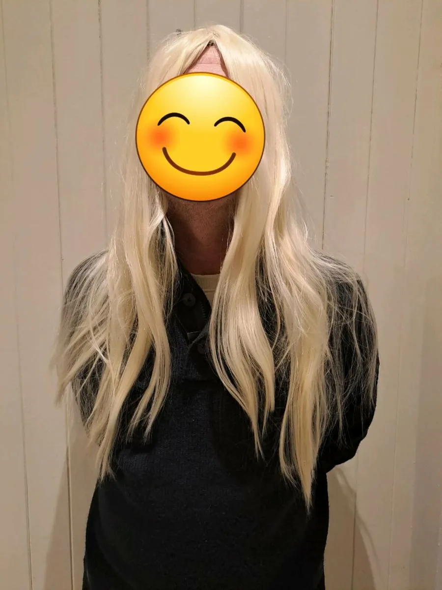 Blond long straight hair wig - Image 4