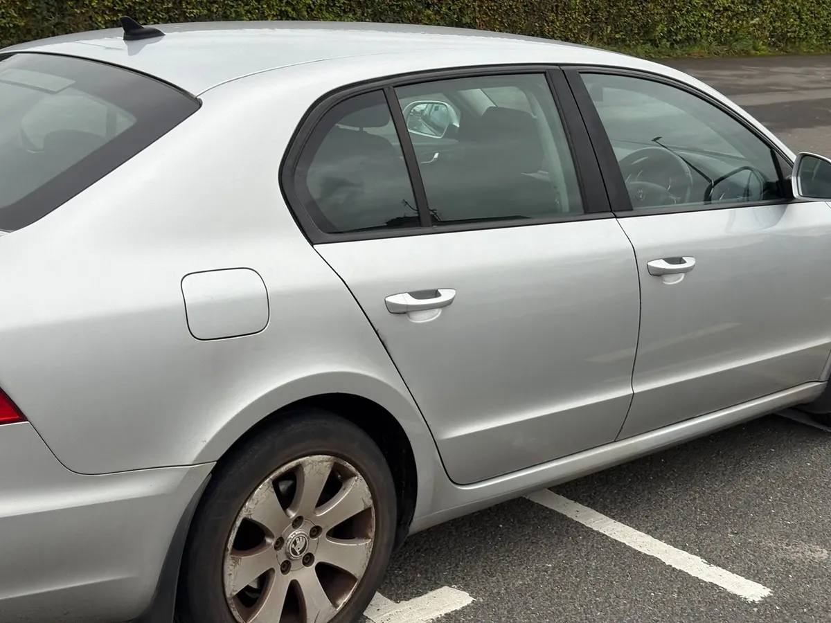 2014 Skoda Superb - Image 3
