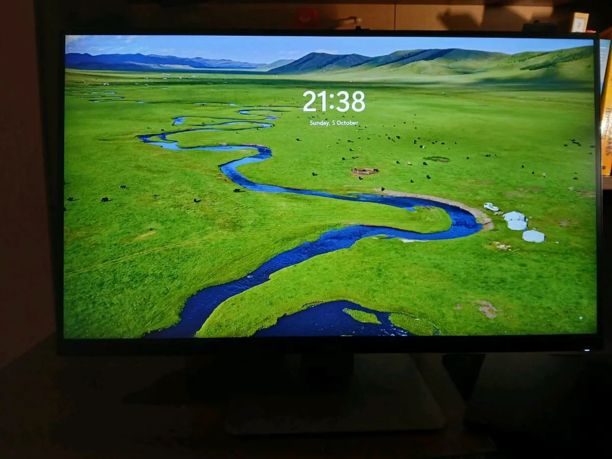 Dell 27-inch monitor (no power adapter) - Image 1