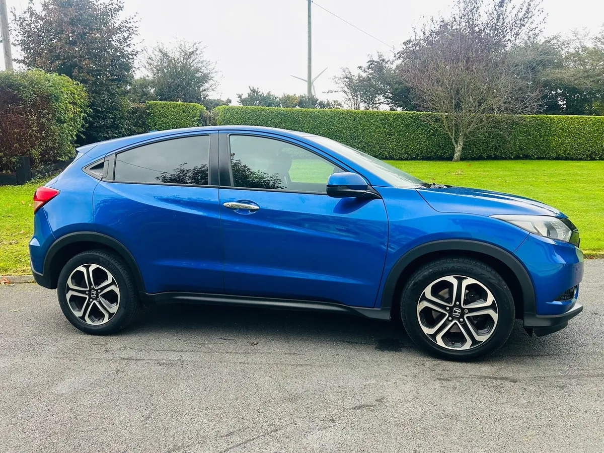 Honda Hrv 1.6 D-tec se 2017 mint condition - Image 2