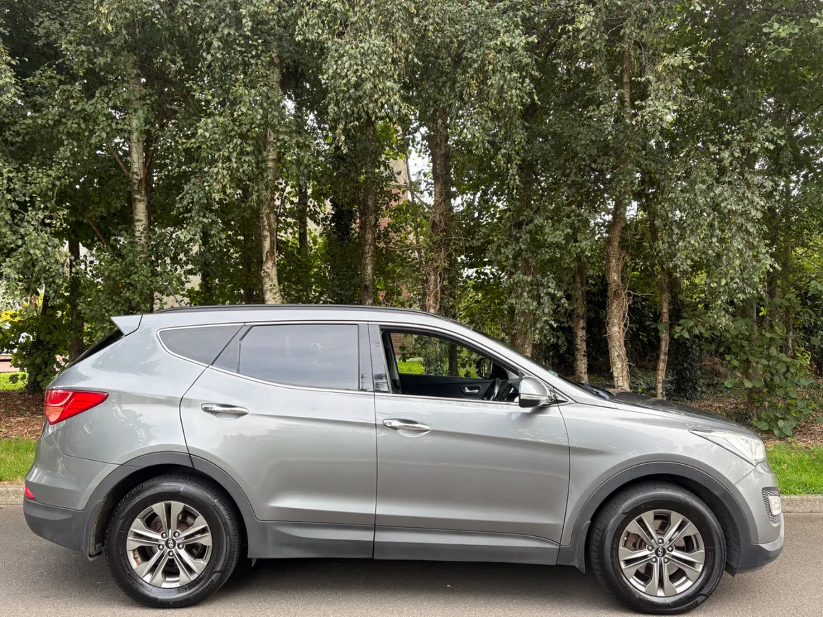 2014 Hyundai Santa Fe automatic 4wd new nct - Image 2