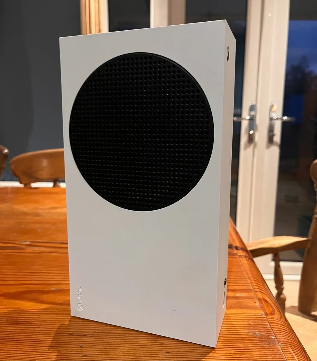 Xbox Series S - Image 1