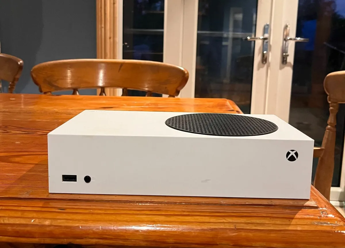 Xbox Series S - Image 2