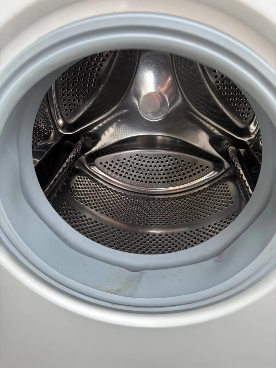 Washing machine - Image 1